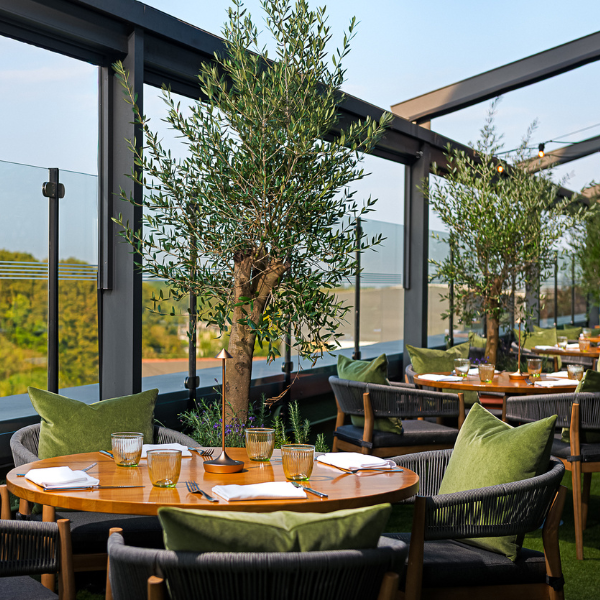 Runway 28 Rooftop Bar & Restaurant x px www.carltondublinairport.com